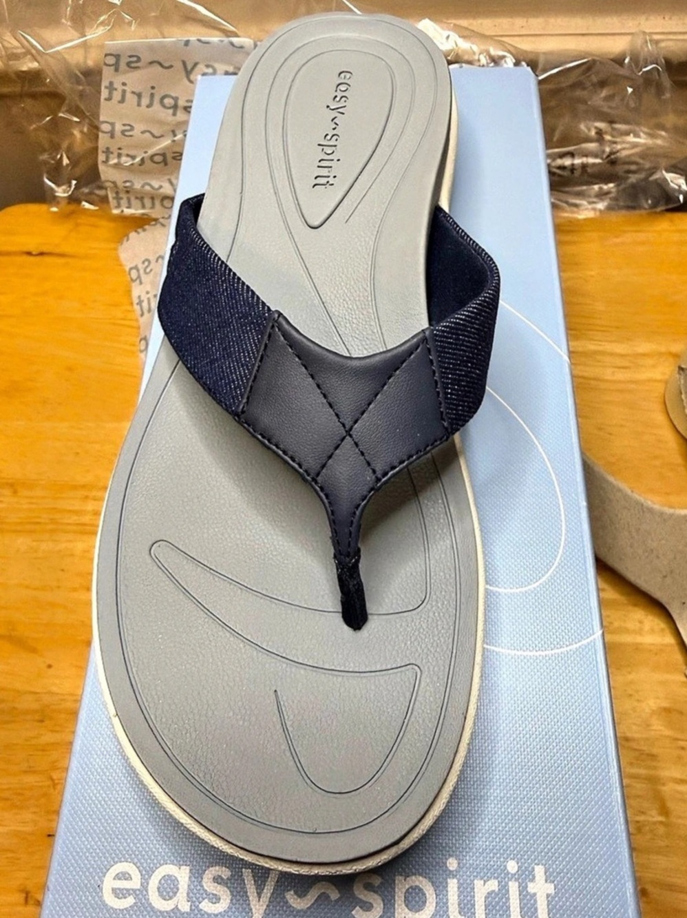 Easy Spirit Randi Women's Denim Blue Sandals US 9M. Brand new in box. Never worn